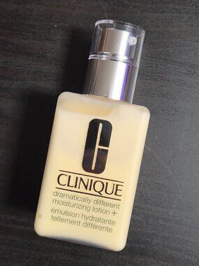 NIB Clinique: Dramatically Different lotion 4.2 fl.oz.
